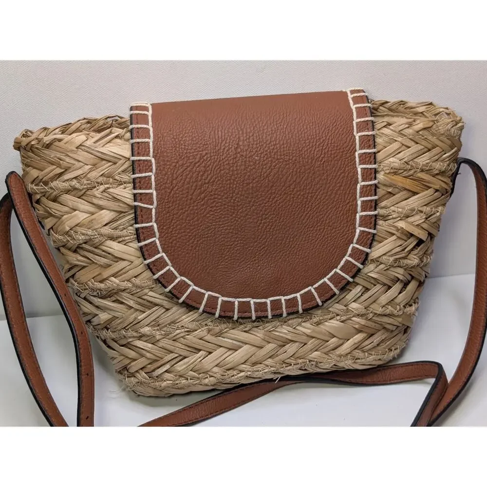 Universal Thread Straw Woven Crossbody Bag Tan Brown Flap Purse Boho Summer